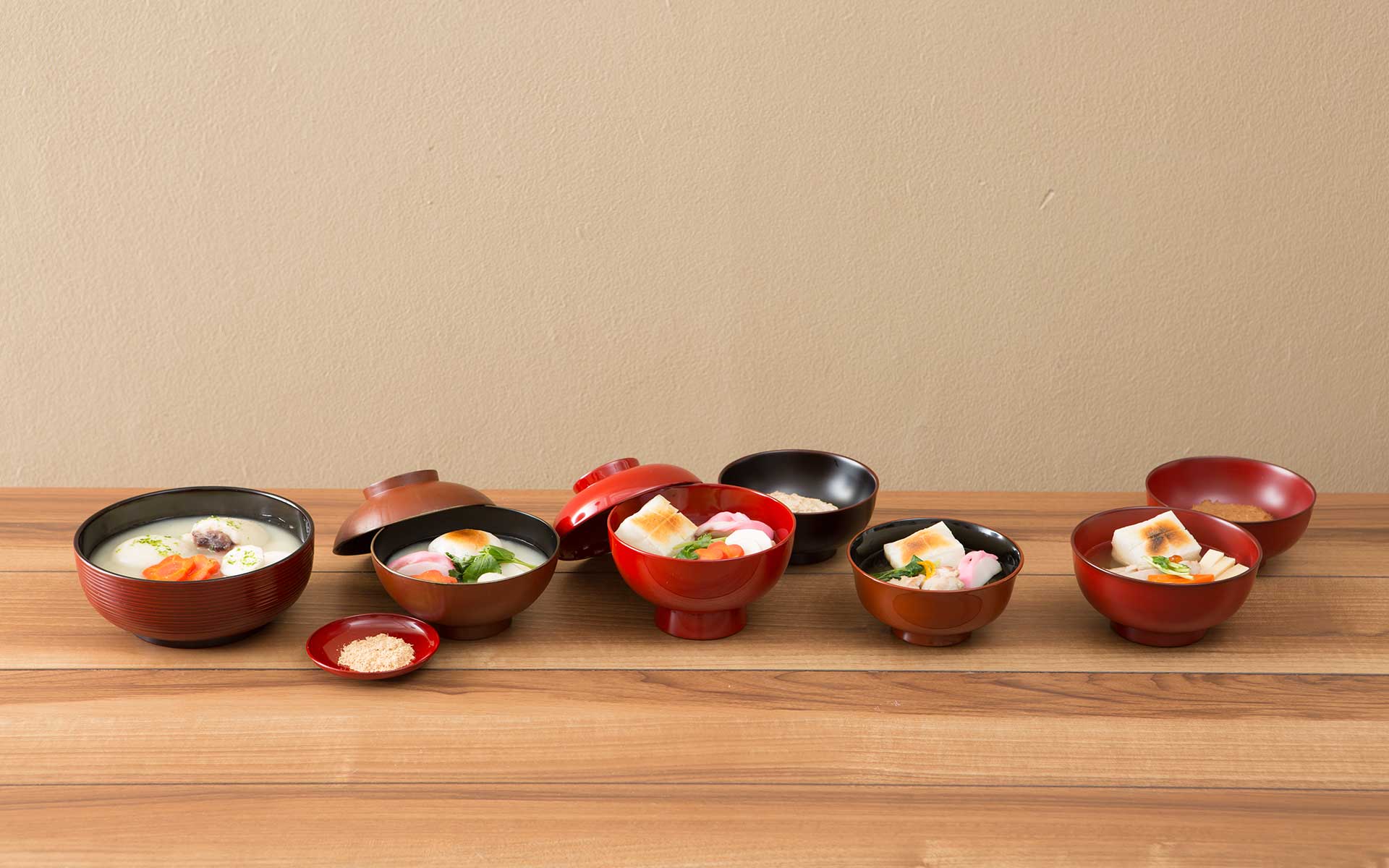 日本全国雑煮くらべ ご当地のお椀でご当地のお雑煮をいただく、をやってみました