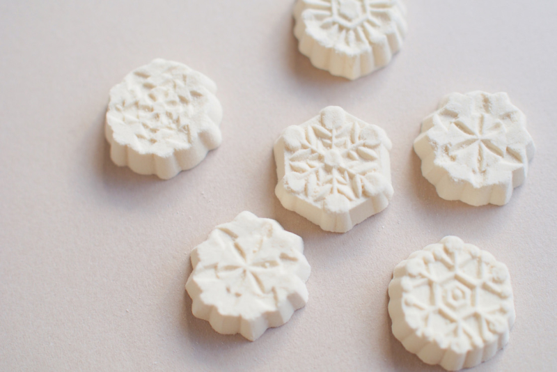 京都 「御菓子司 塩芳軒」の雪まろげ・雪華