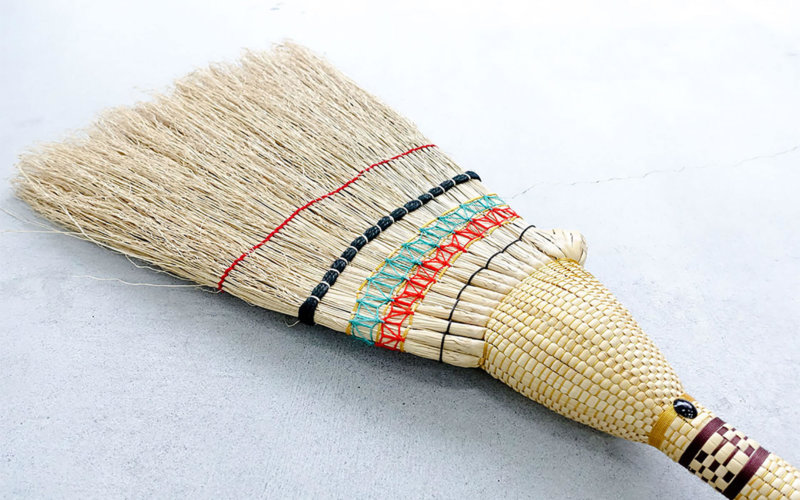 栃木県鹿沼市の伝統工芸品・鹿沼箒、かぬまぼうき