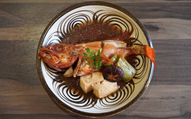 みんげいおくむら 奥村忍さん連載「わたしの一皿　瀬戸焼の本業を知る」より