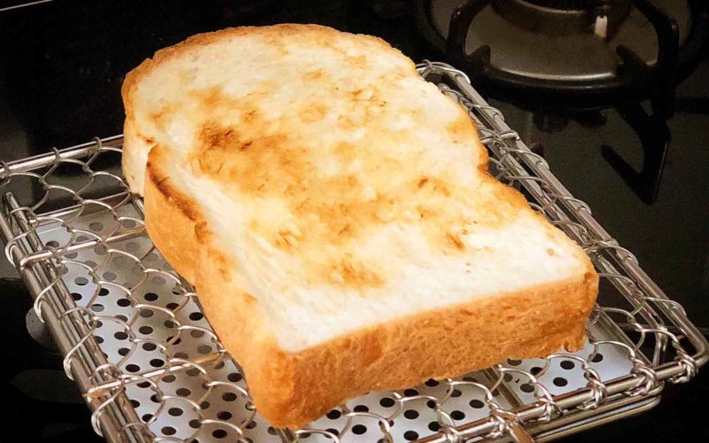 金網つじの焼き網で焼いたパン