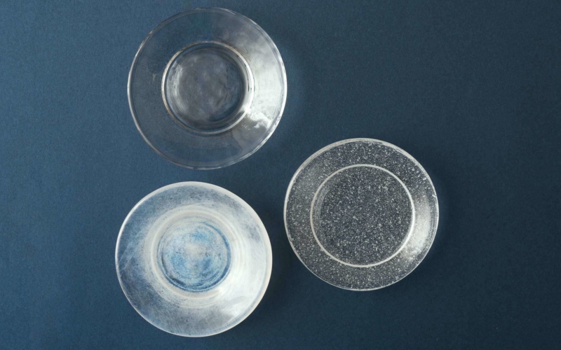 江戸硝子の豆皿。