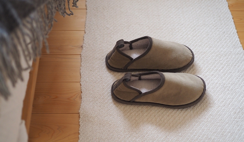 発熱綿の室内履き